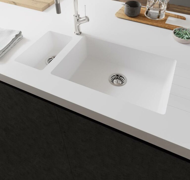 White Hi-macs kitchen worktop with a white integrated Hi-macs sink