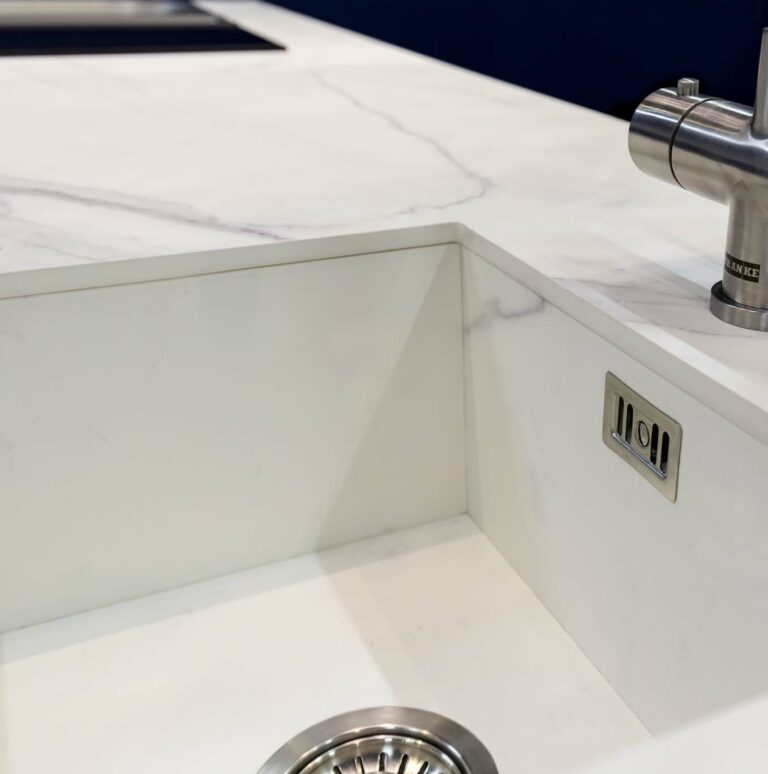 Neolith integrated sink