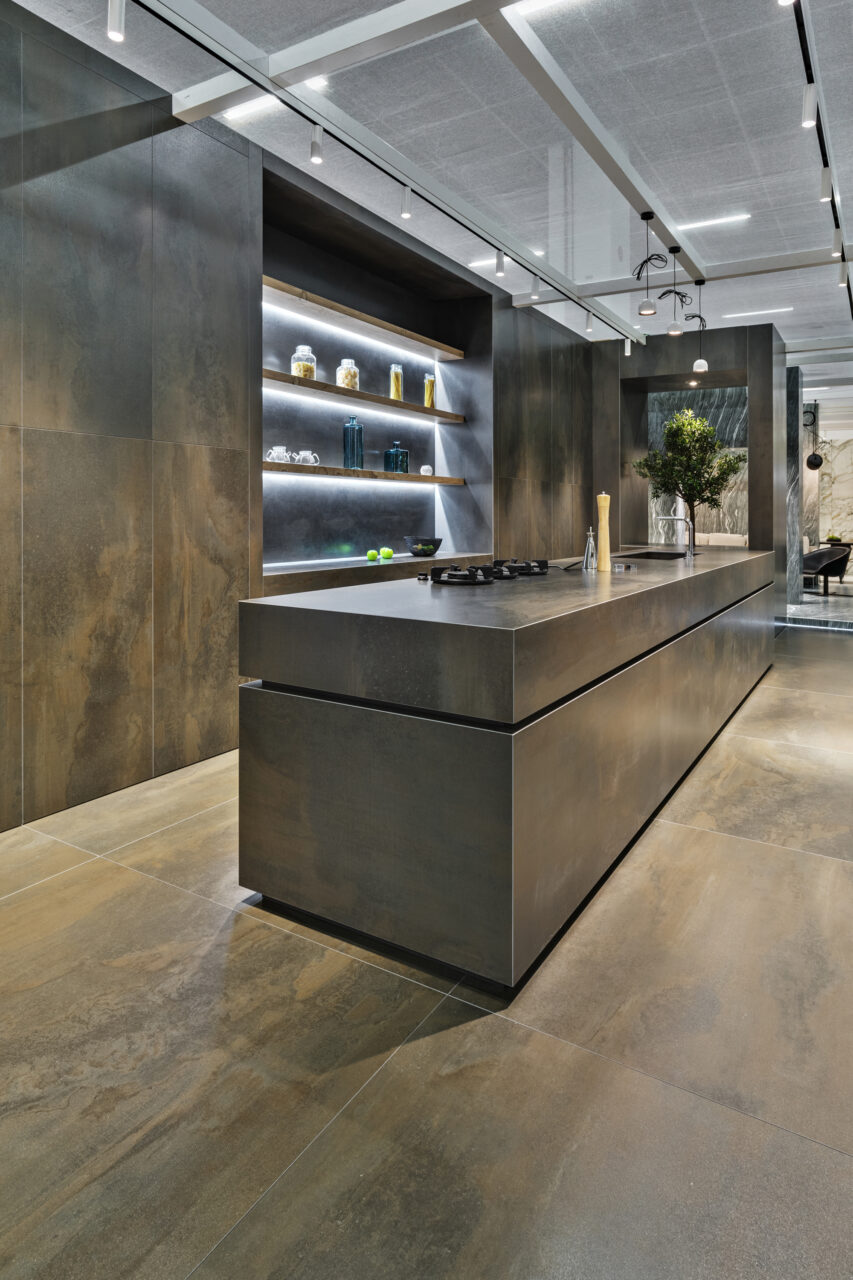 Kitchen with Neolith® countertops in Sofia Cuprum